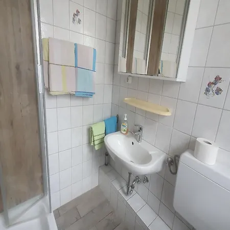 Apartment Mit Eigener Terrasse In Homberg, Cleaning Included *