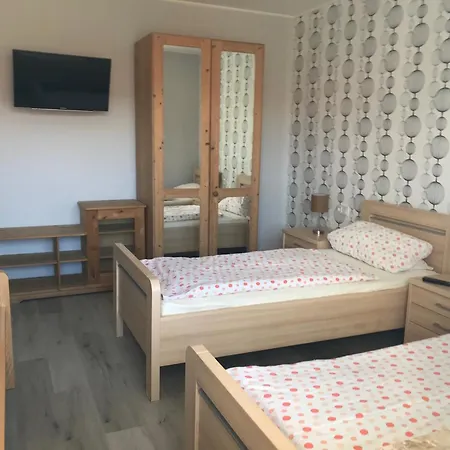 Mit Eigener Terrasse In Homberg, Cleaning Included Apartment *