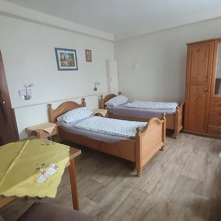 Apartment Mit Eigener Terrasse In Homberg, Cleaning Included *